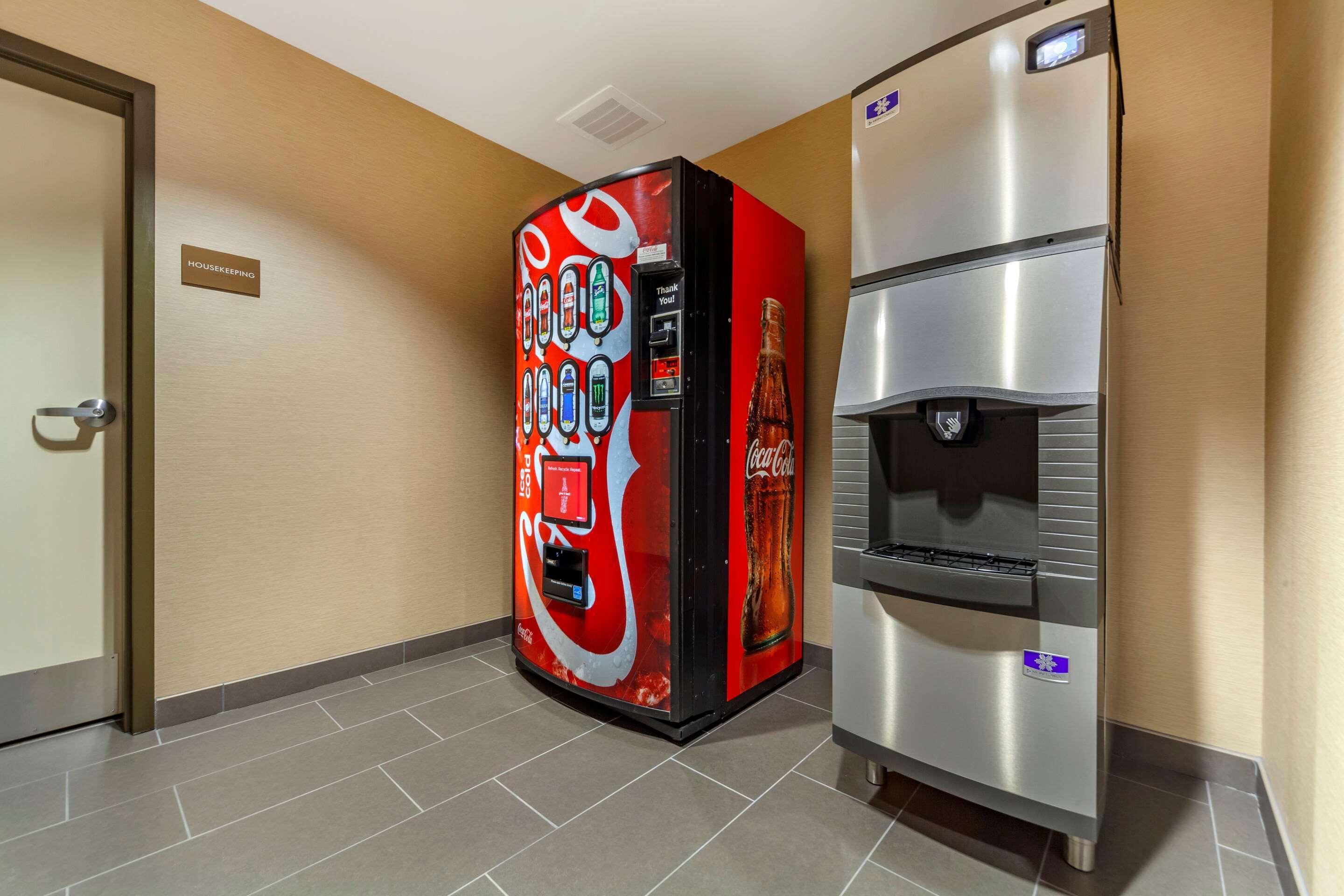Comfort Suites Гранд Айлънд Екстериор снимка