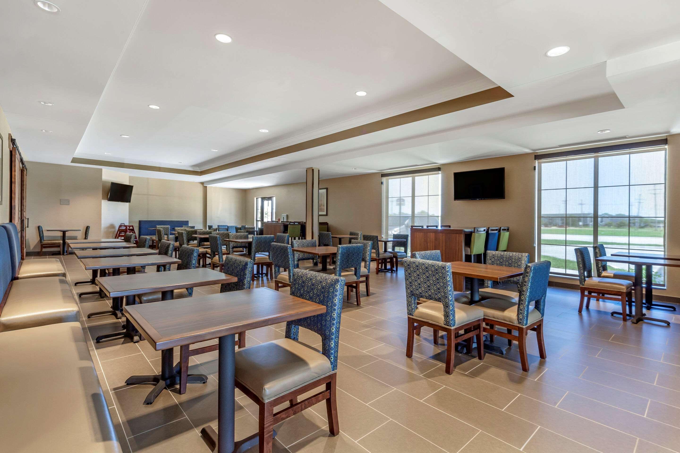 Comfort Suites Гранд Айлънд Екстериор снимка