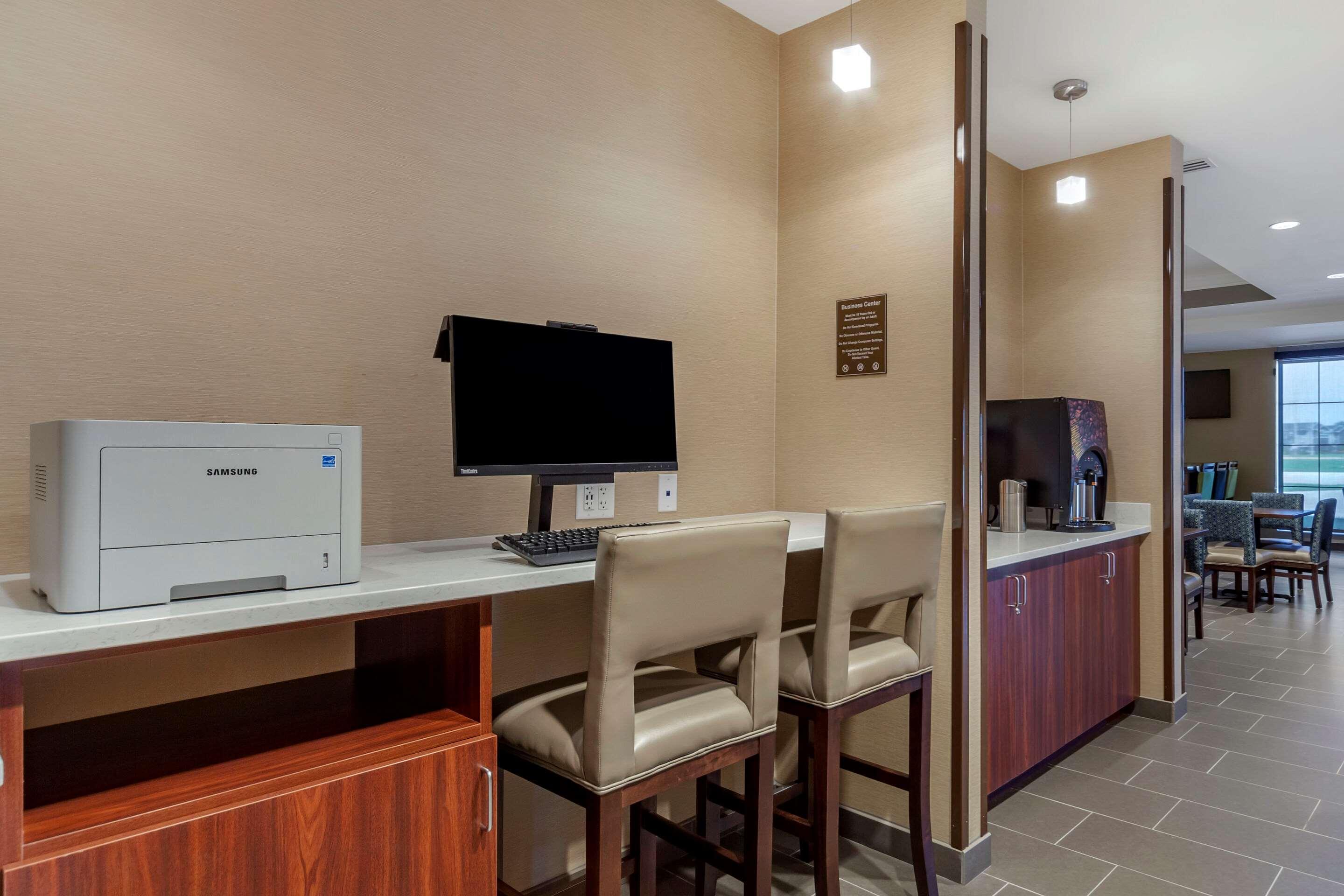 Comfort Suites Гранд Айлънд Екстериор снимка