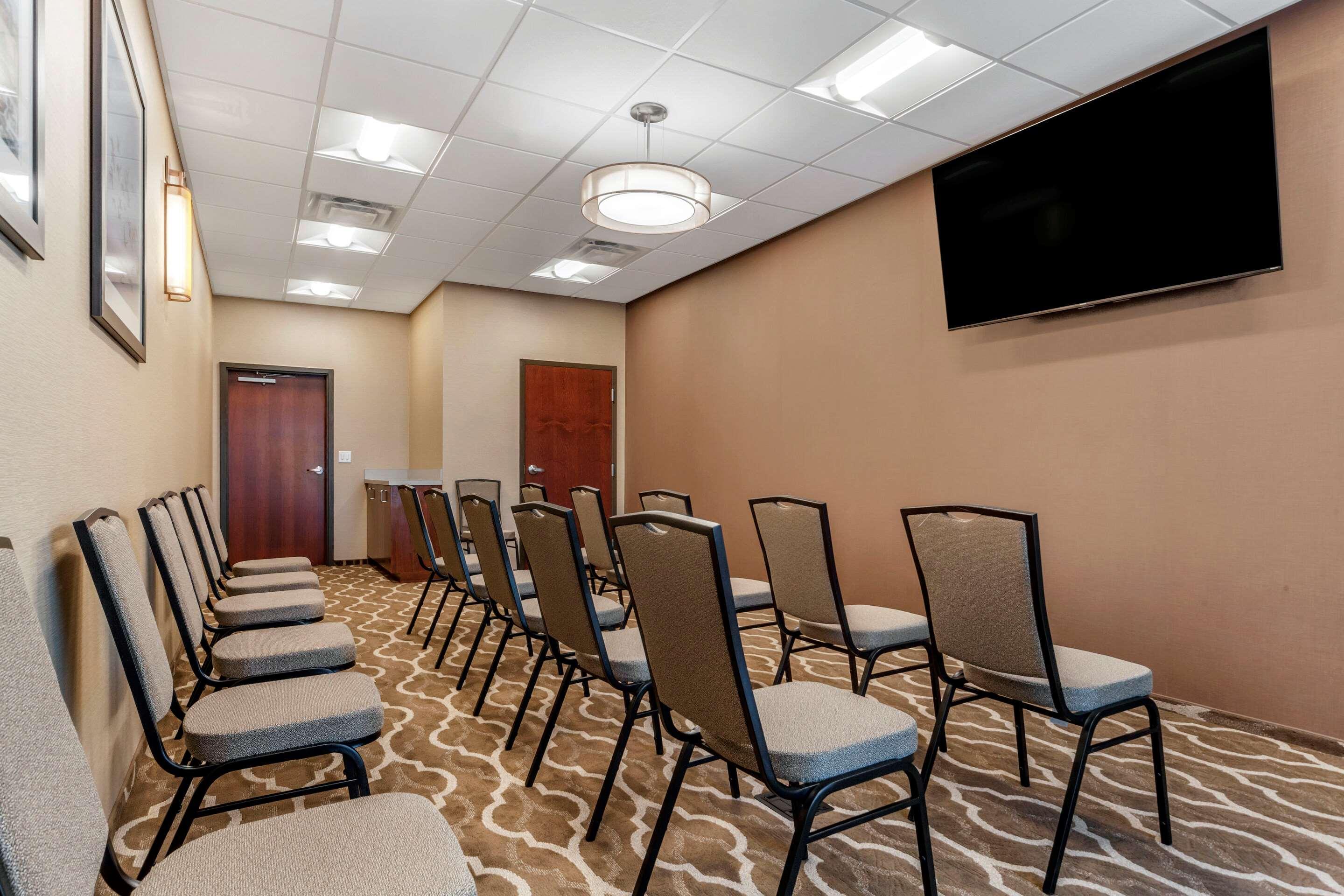 Comfort Suites Гранд Айлънд Екстериор снимка