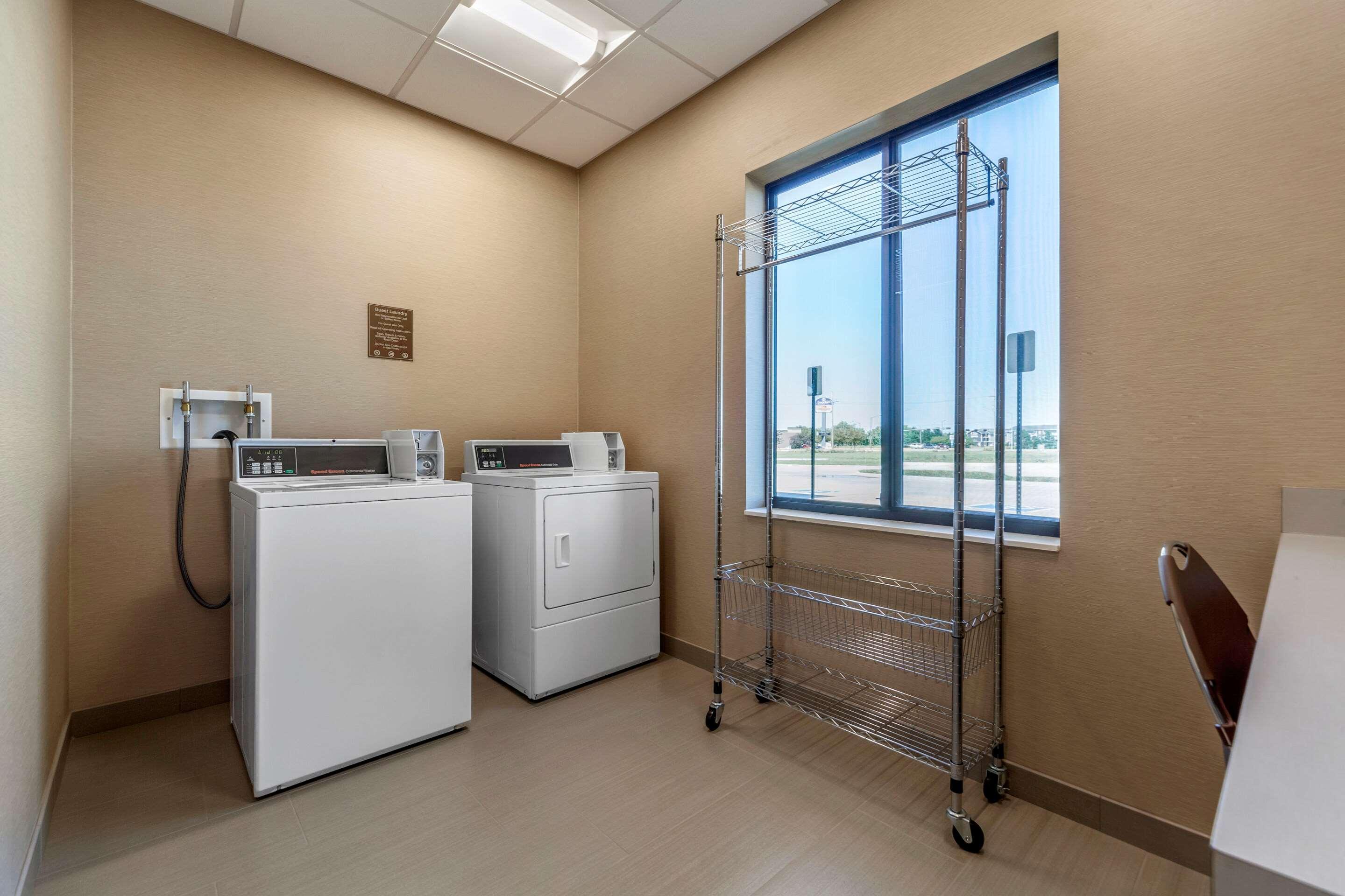 Comfort Suites Гранд Айлънд Екстериор снимка