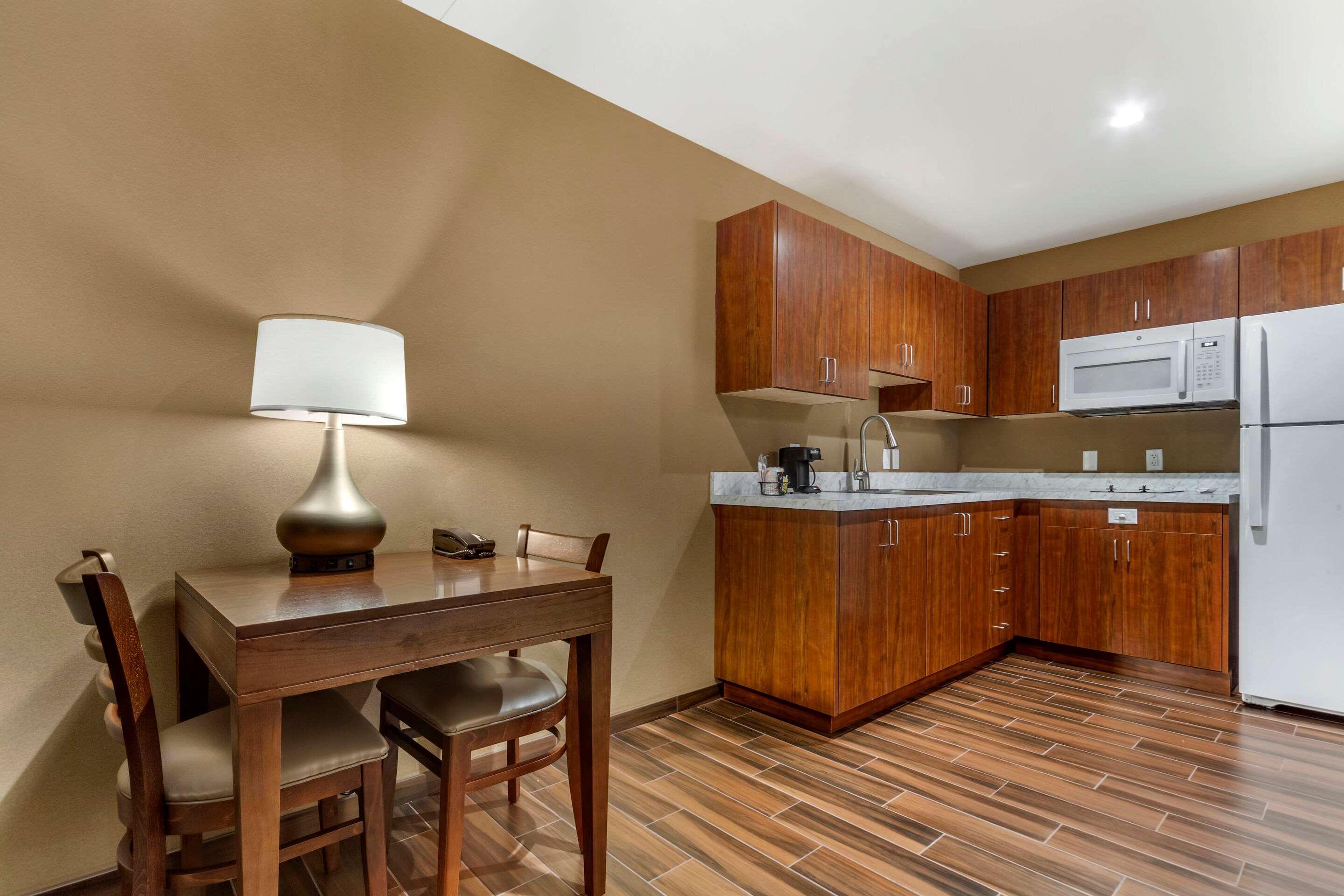 Comfort Suites Гранд Айлънд Екстериор снимка
